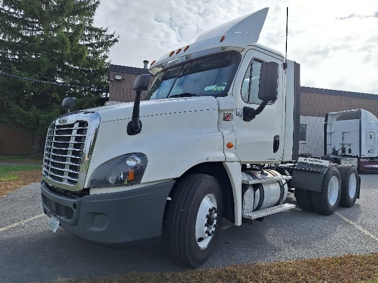 2018 Freightliner Cascadia — photo 3