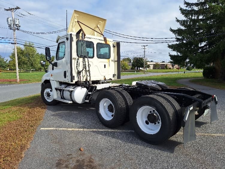 2018 Freightliner Cascadia — photo 5