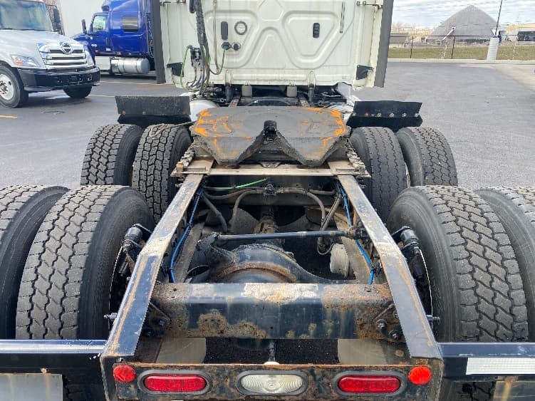 2018 Freightliner Cascadia — photo 6