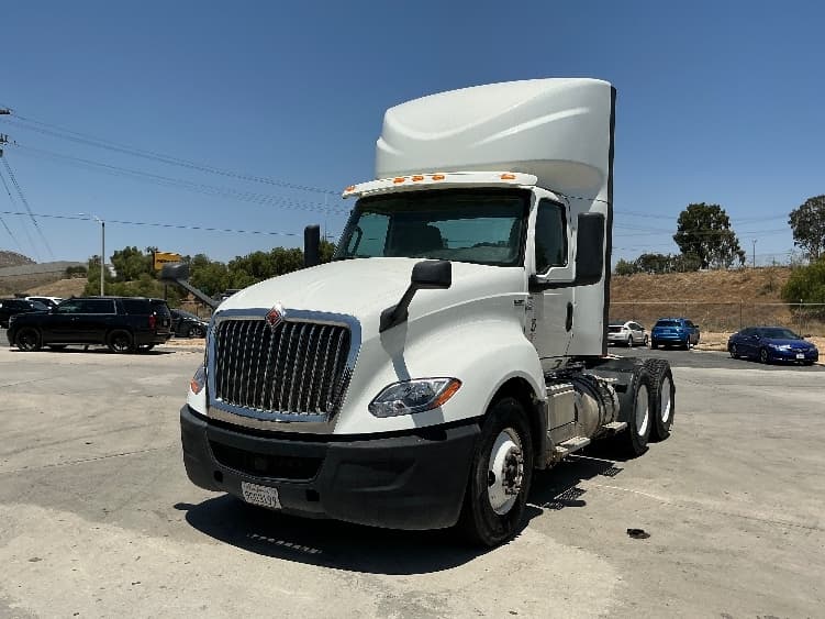 2020 International LT — photo 3