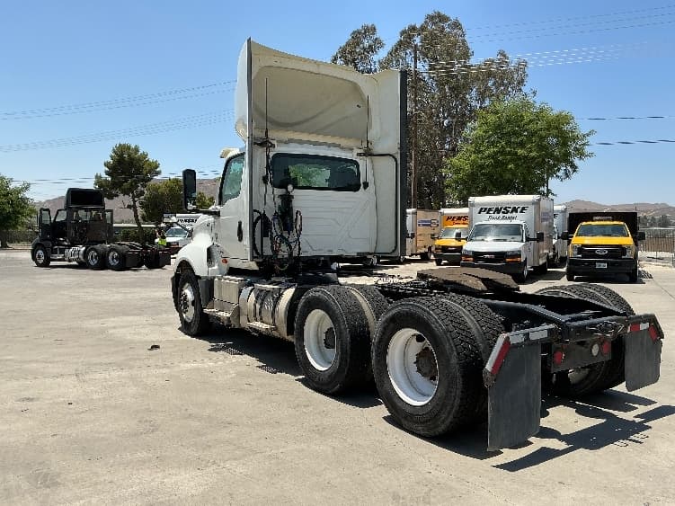 2020 International LT — photo 5