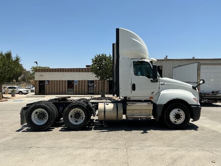 2020 International LT — photo 8