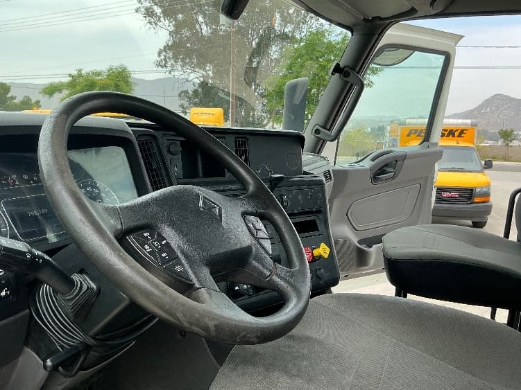 2020 International LT — photo 10