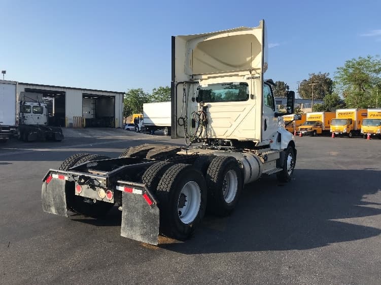 2020 International LT — photo 7