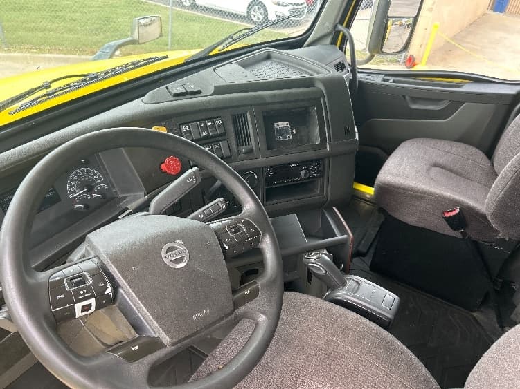 2021 Volvo VNL 760 — photo 10