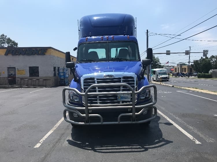 2020 Freightliner Cascadia — photo 2