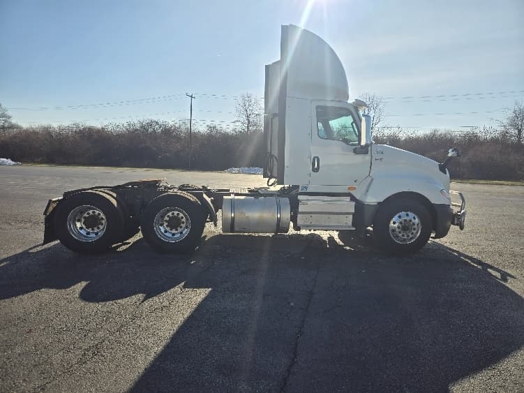 2020 International LT — photo 8