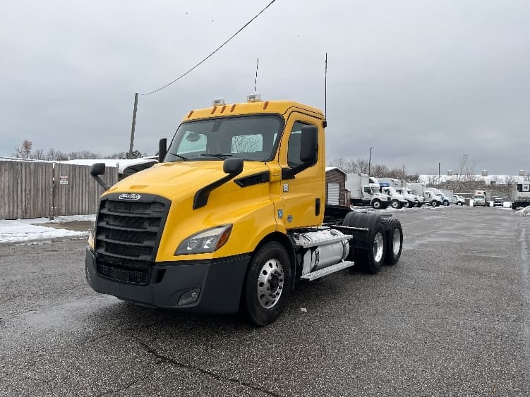 2020 Freightliner Cascadia — photo 3