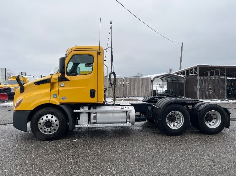 2020 Freightliner Cascadia — photo 4