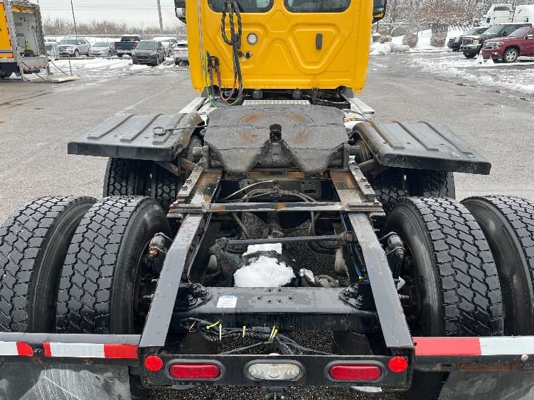 2020 Freightliner Cascadia — photo 6
