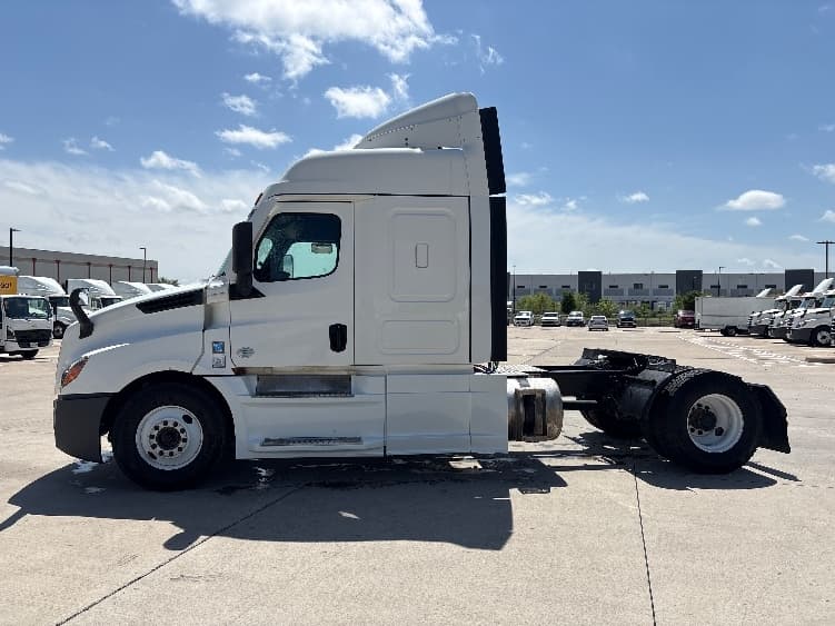 2020 Freightliner Cascadia — photo 4