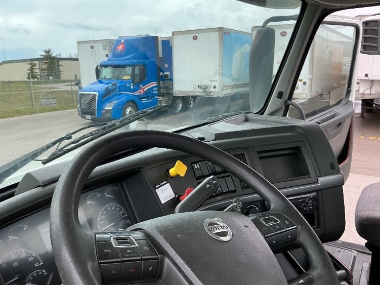 2019 Volvo VNL 300 — photo 10