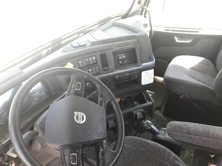 2019 Volvo VNL 300 — photo 10