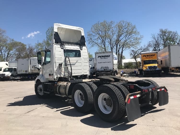 2019 Volvo VNL 300 — photo 5