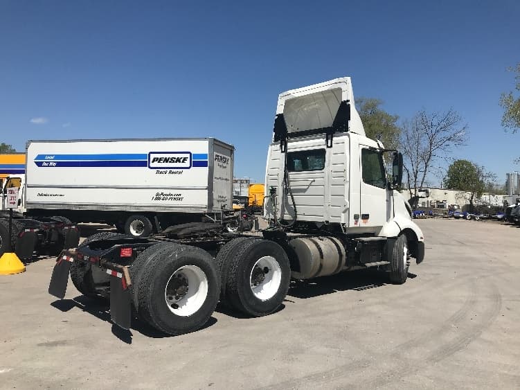 2019 Volvo VNL 300 — photo 7