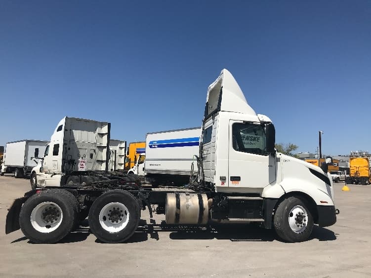 2019 Volvo VNL 300 — photo 8