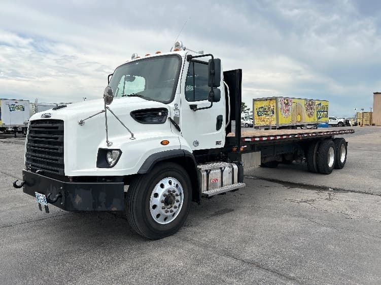 2020 Freightliner 114SD — photo 3