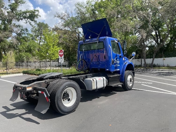 2020 Freightliner M2 106 — photo 7