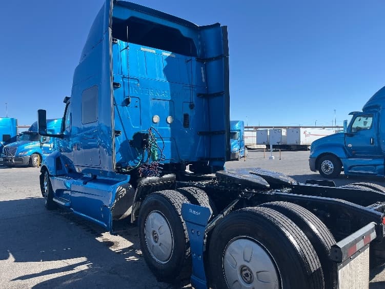 2020 International LT — photo 5