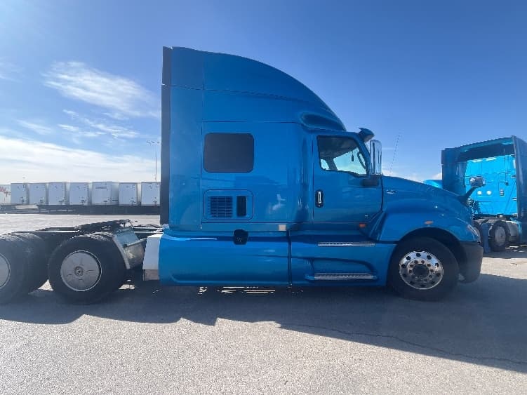 2020 International LT — photo 8