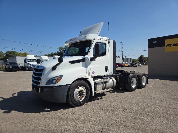 2020 Freightliner Cascadia — photo 3