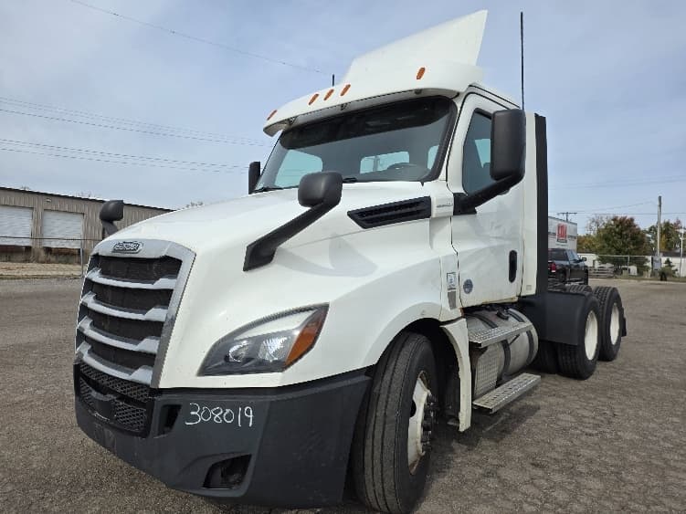 2020 Freightliner Cascadia — photo 3