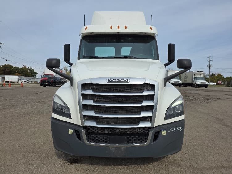 2020 Freightliner Cascadia — photo 2
