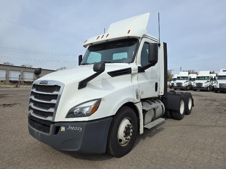 2020 Freightliner Cascadia — photo 3