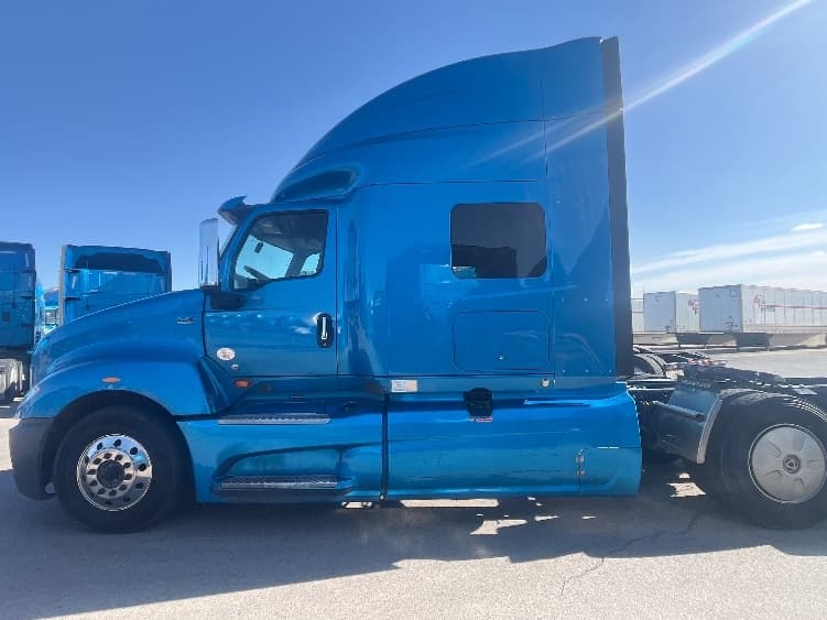 2020 International LT — photo 4