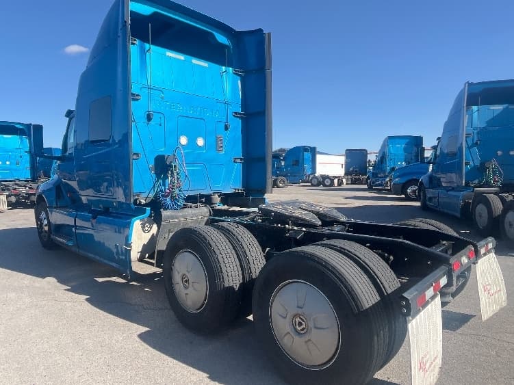 2020 International LT — photo 5