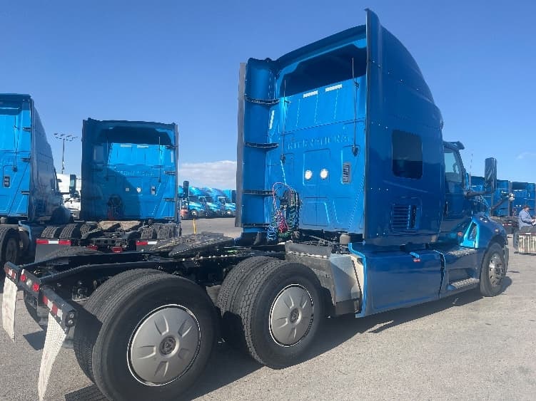 2020 International LT — photo 7