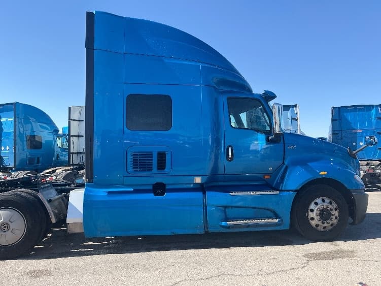 2020 International LT — photo 8