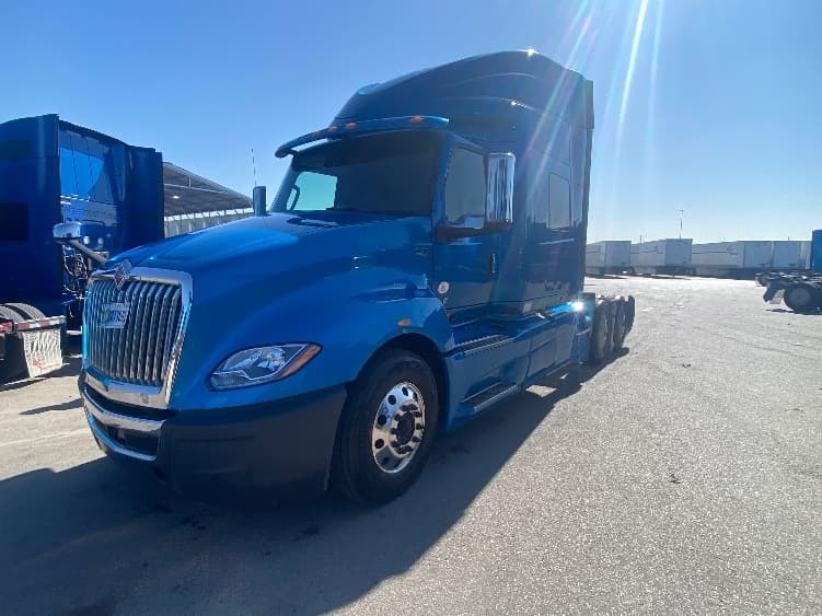 2020 International LT — photo 3