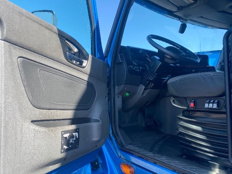 2020 International LT — photo 9