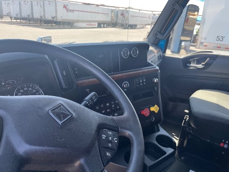 2020 International LT — photo 10