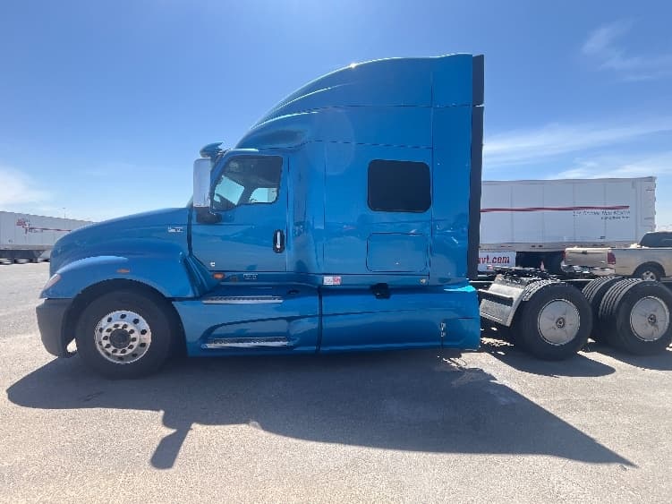 2020 International LT — photo 4