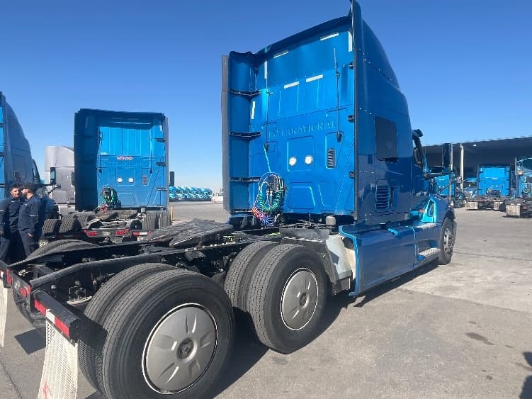 2020 International LT — photo 7