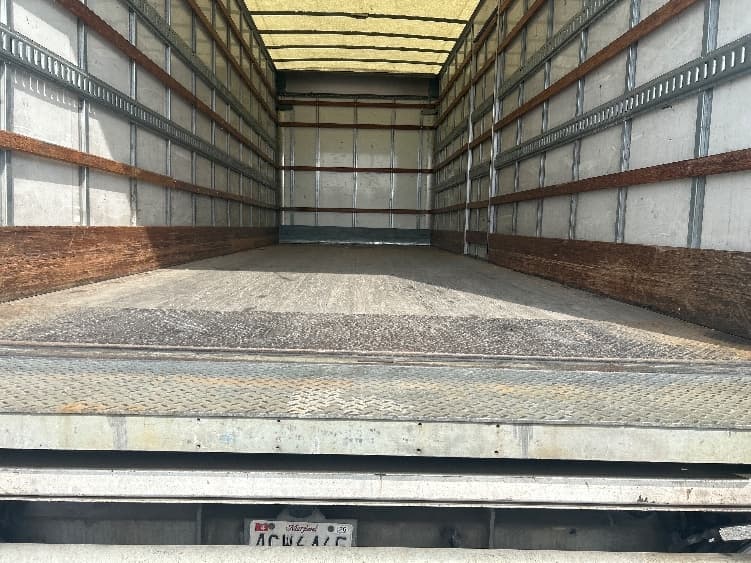 2018 Freightliner M2 106 — photo 10