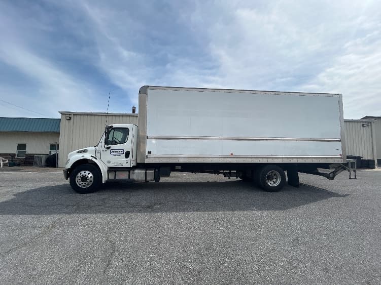2018 Freightliner M2 106 — photo 4