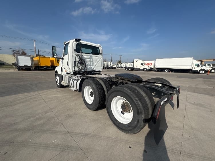 2018 International LT — photo 5