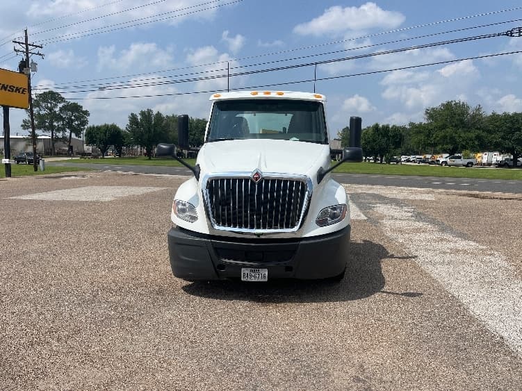 2018 International LT — photo 2