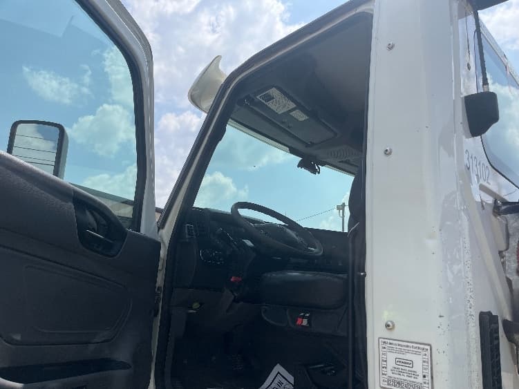 2018 International LT — photo 9