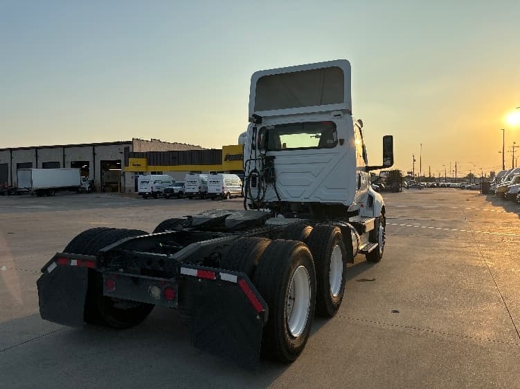 2018 International LT — photo 7