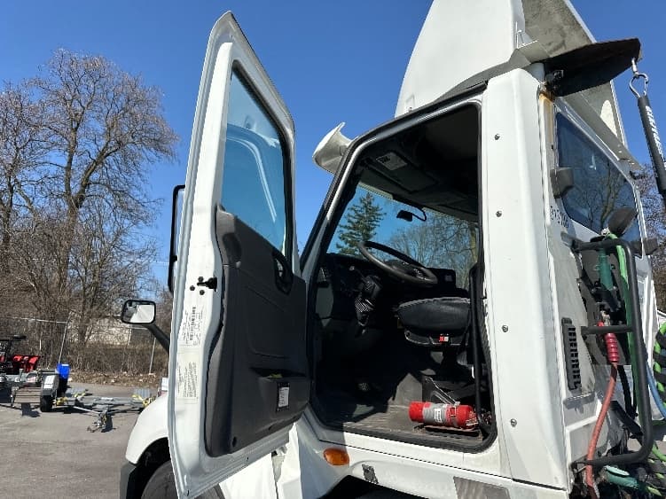 2018 International LT — photo 9