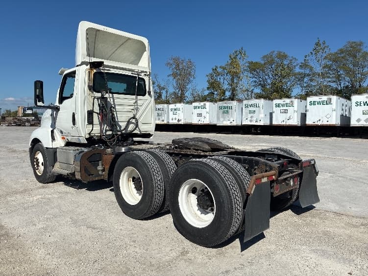 2018 International LT — photo 5