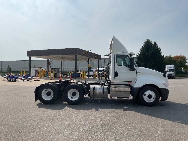 2018 International LT — photo 8
