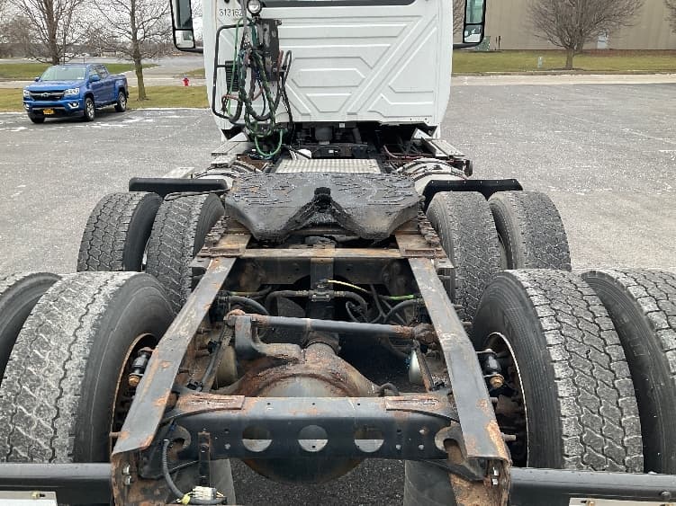 2018 International LT — photo 6