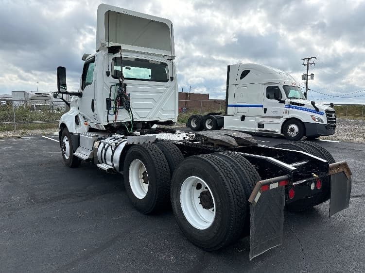 2018 International LT — photo 5