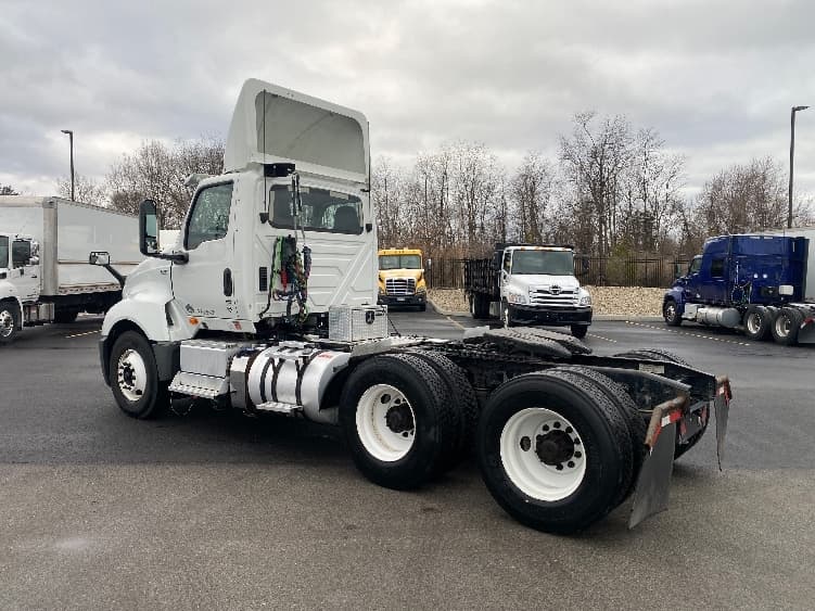 2018 International LT — photo 5