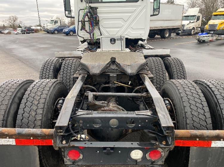 2018 International LT — photo 6